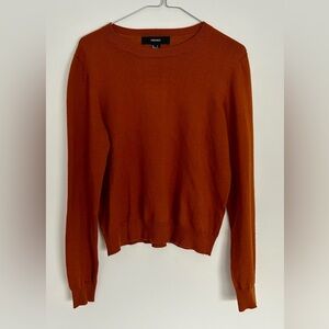 Lightweight crewneck sweater